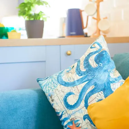 Pass The Keys Amazing 2 Bedroom In The Seaside Town Holiday home *