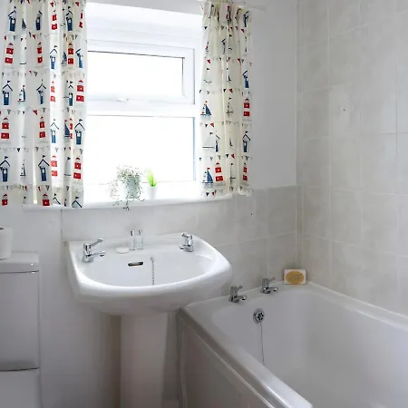 Pass The Keys Amazing 2 Bedroom In The Seaside Town Filey